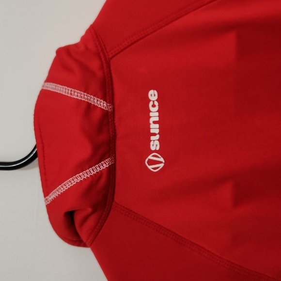 Sunice Women's 3/4 Zip Red Pullover Size Small - Picture 3 of 6